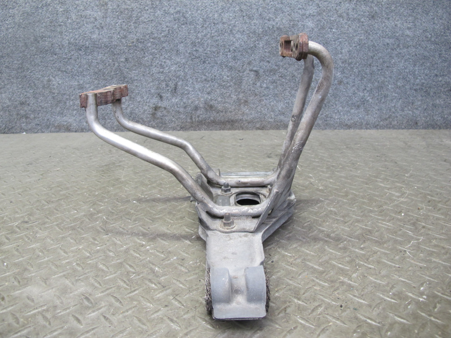 2002-2005 Porsche 911 996 3.6L Left Exhaust Muffler Bracket Support 99611112758