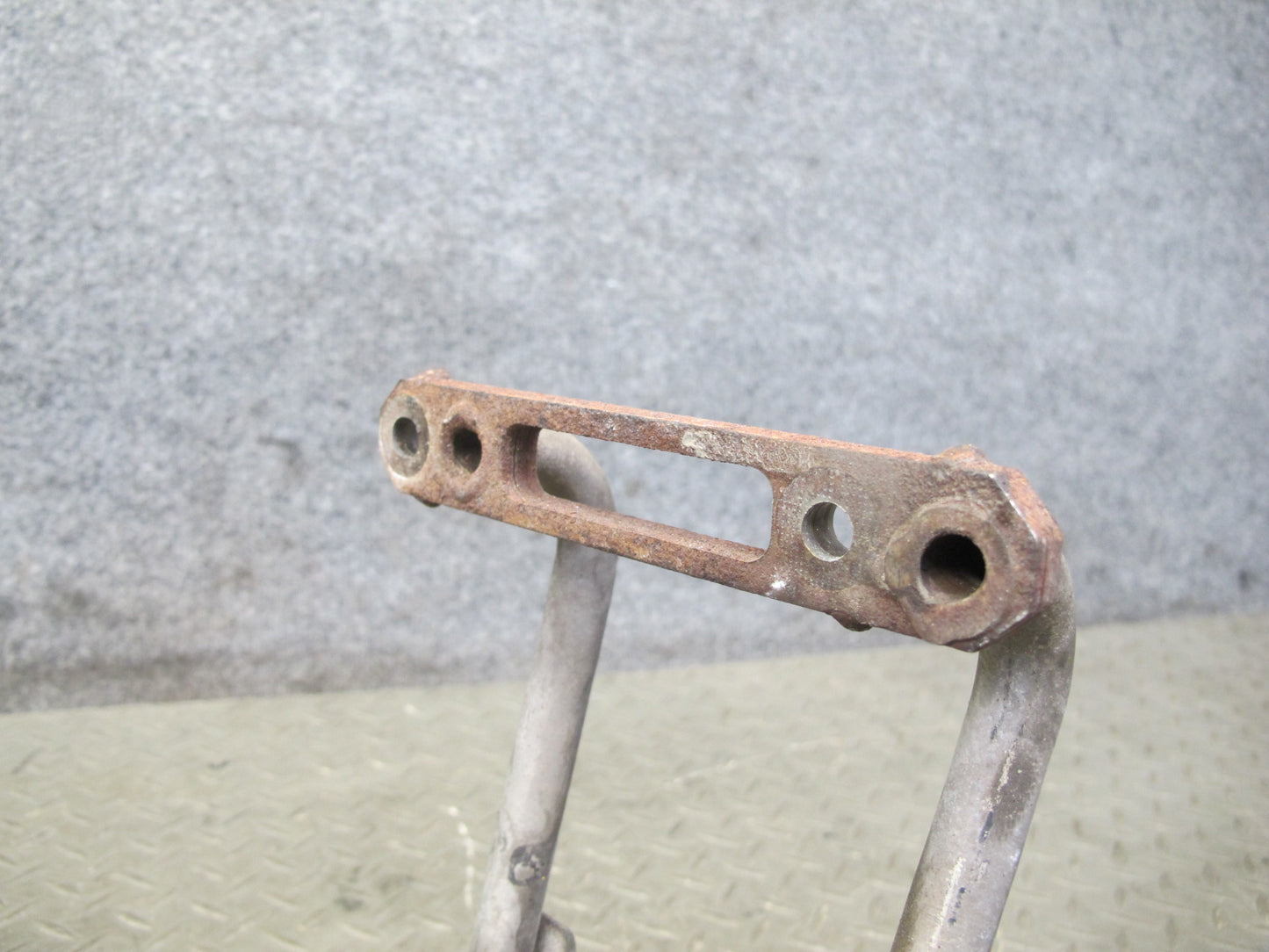 2002-2005 Porsche 911 996 3.6L Left Exhaust Muffler Bracket Support 99611112758