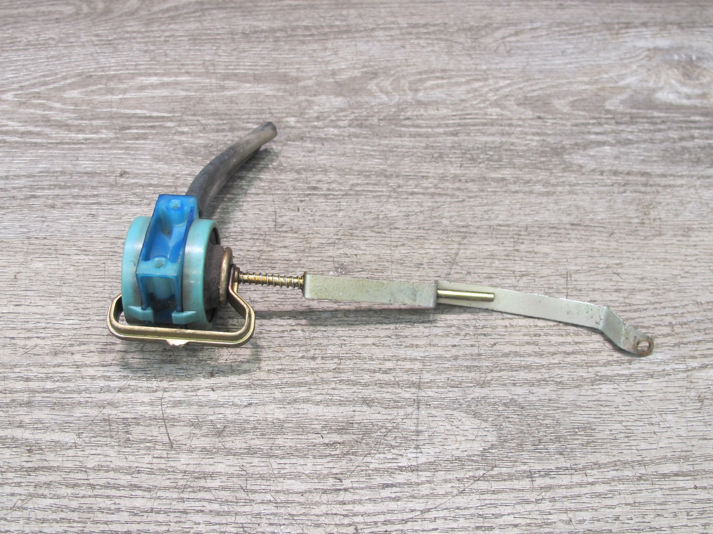 73-85 Mercedes R107 Rear Trunk Lid Lock Vacuum Actuator OEM