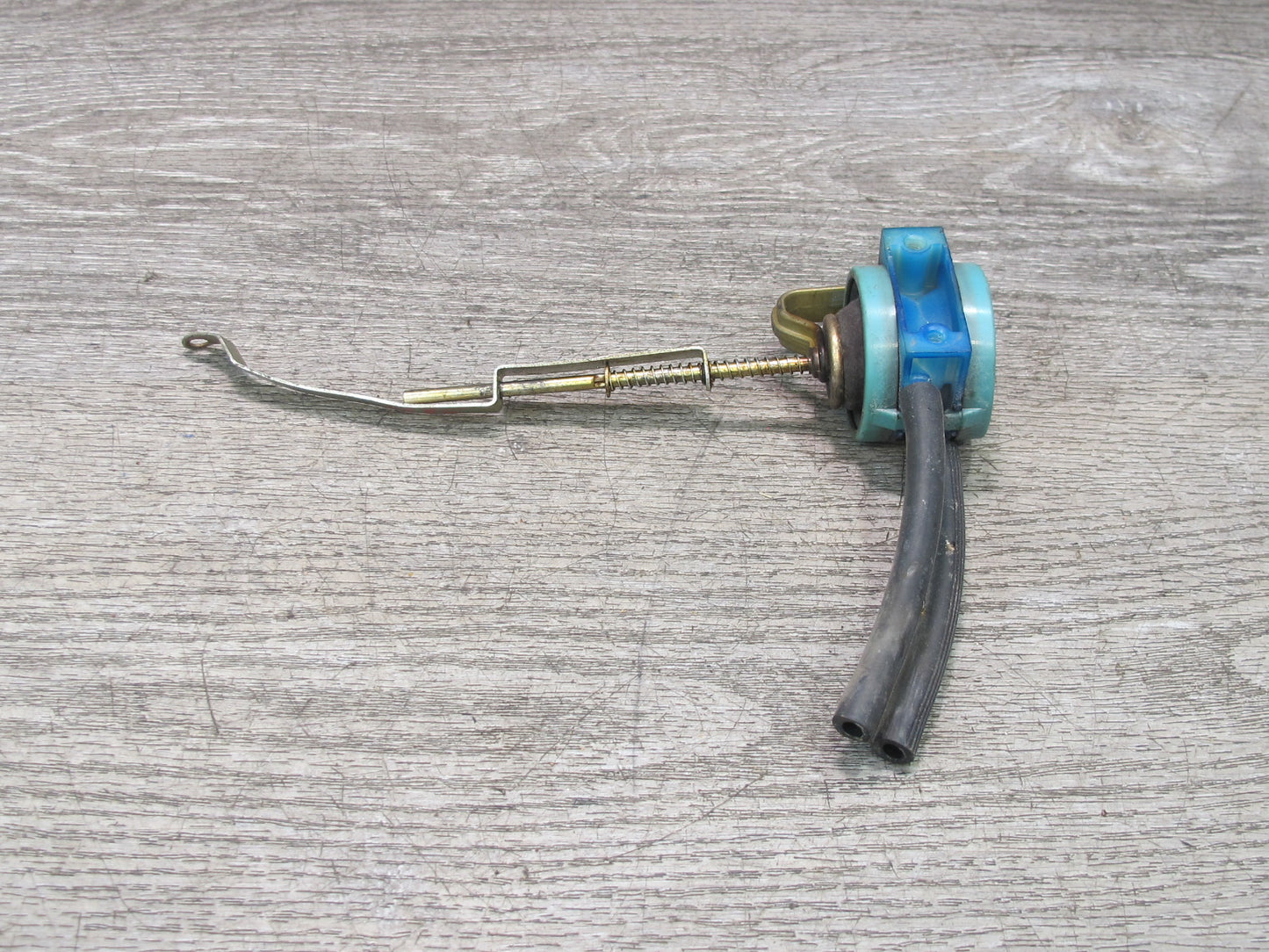 73-85 Mercedes R107 Rear Trunk Lid Lock Vacuum Actuator OEM
