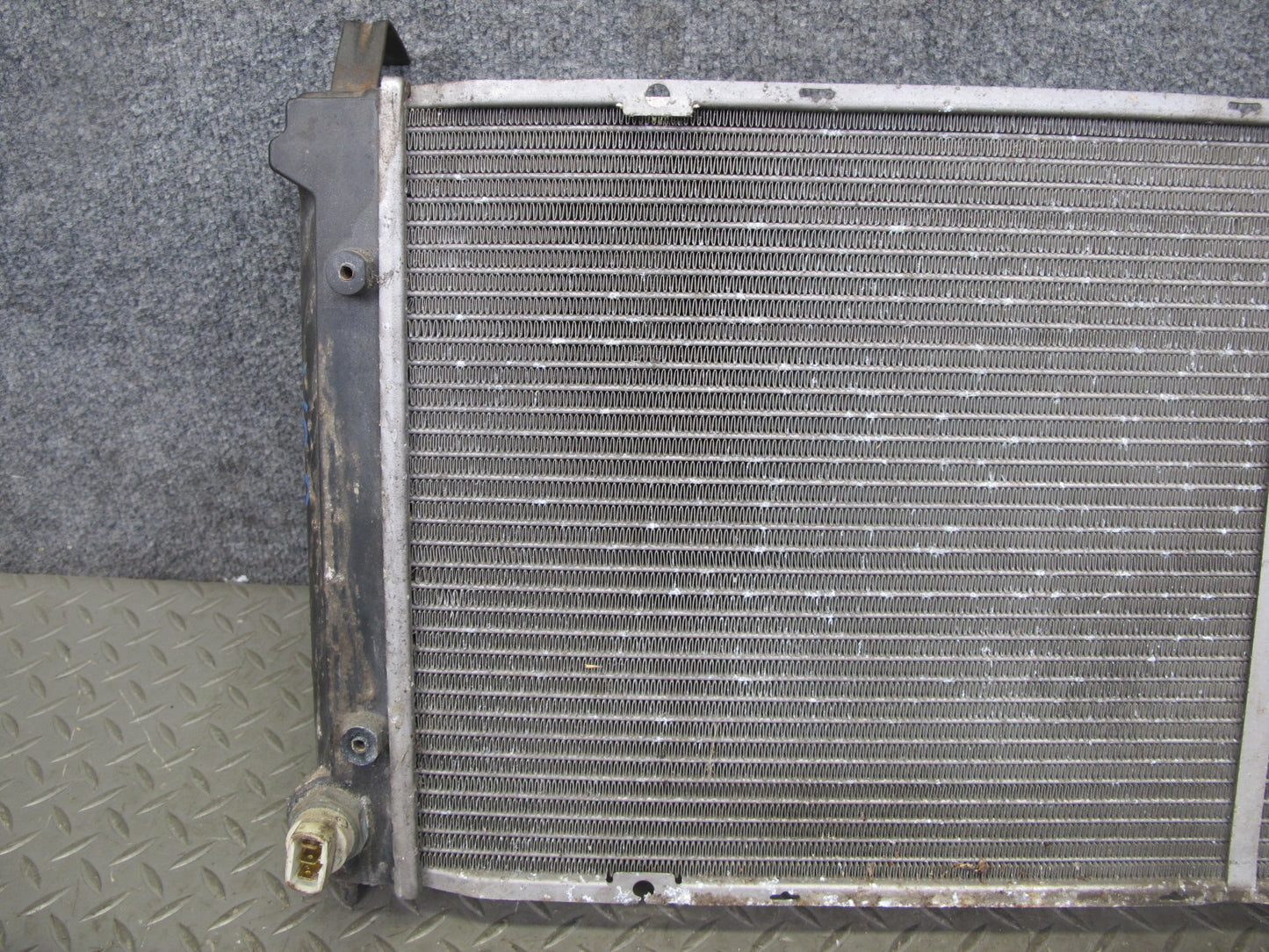 86-88 Volkswagen VW Scirocco MK2 16V 1.8L L4 PL Engine Cooling Radiator OEM