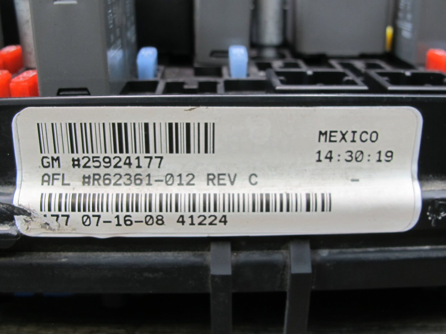 2009 Pontiac Solstice GXP Under Hood Fuse Relay Box Module 25924177 OEM