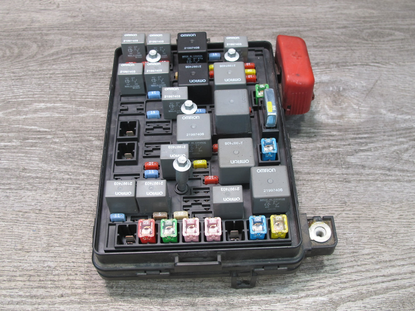 2009 Pontiac Solstice GXP Under Hood Fuse Relay Box Module 25924177 OEM