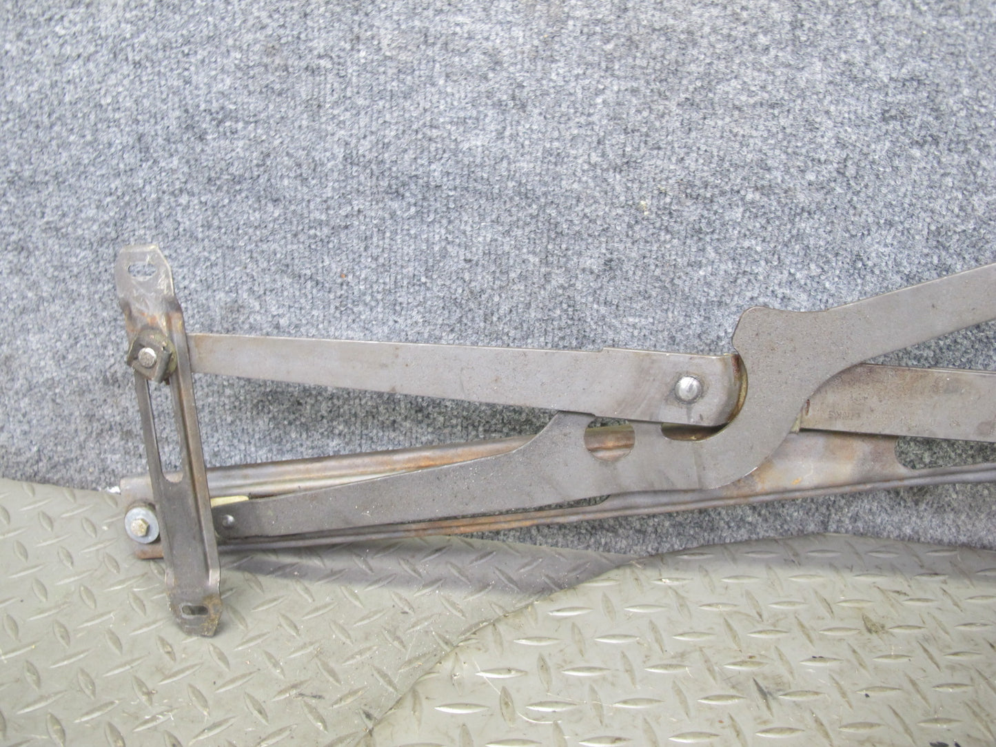 73-85 Mercedes R107 Sl-class Front Left Driver Door Window Regulator w Motor OEM