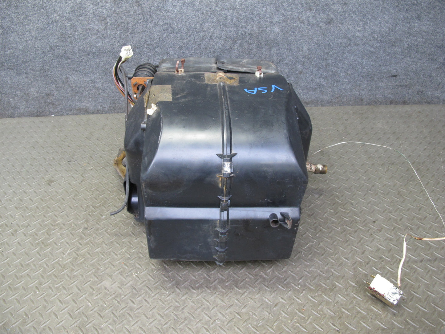 86-89 Volkswagen VW Scirocco Hvac A/C Heater Core Blower Box Assembly OEM