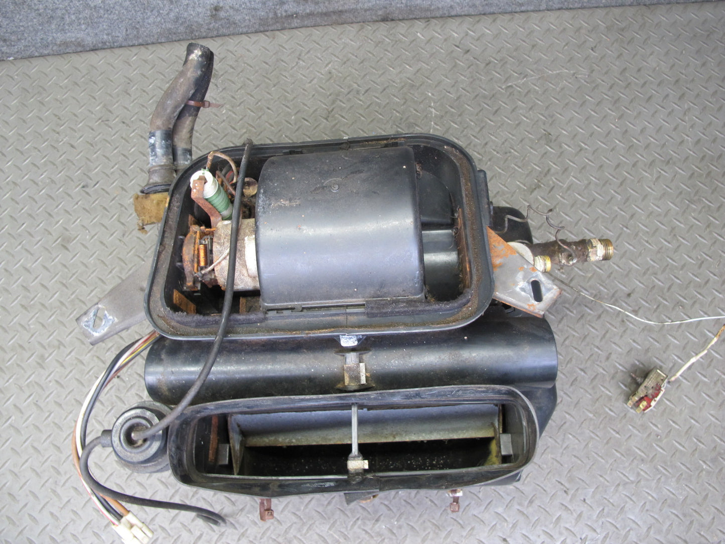 86-89 Volkswagen VW Scirocco Hvac A/C Heater Core Blower Box Assembly OEM