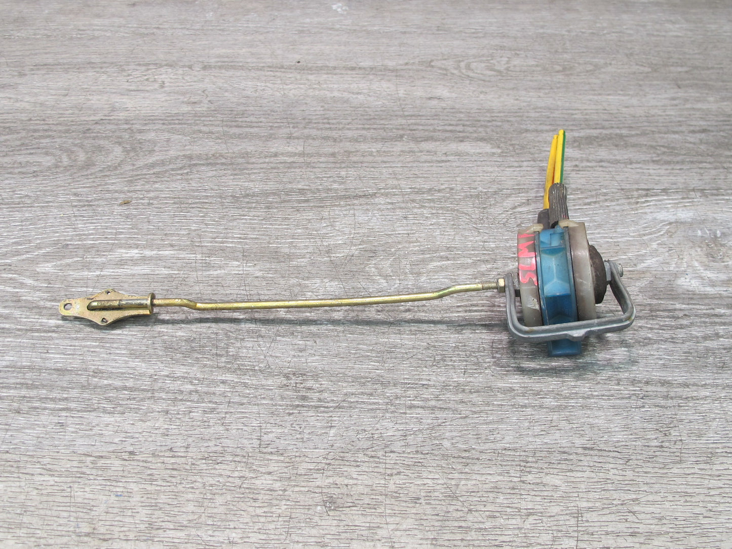 73-85 Mercedes R107 Front Right Passenger Door Lock Vacuum Actuator OEM