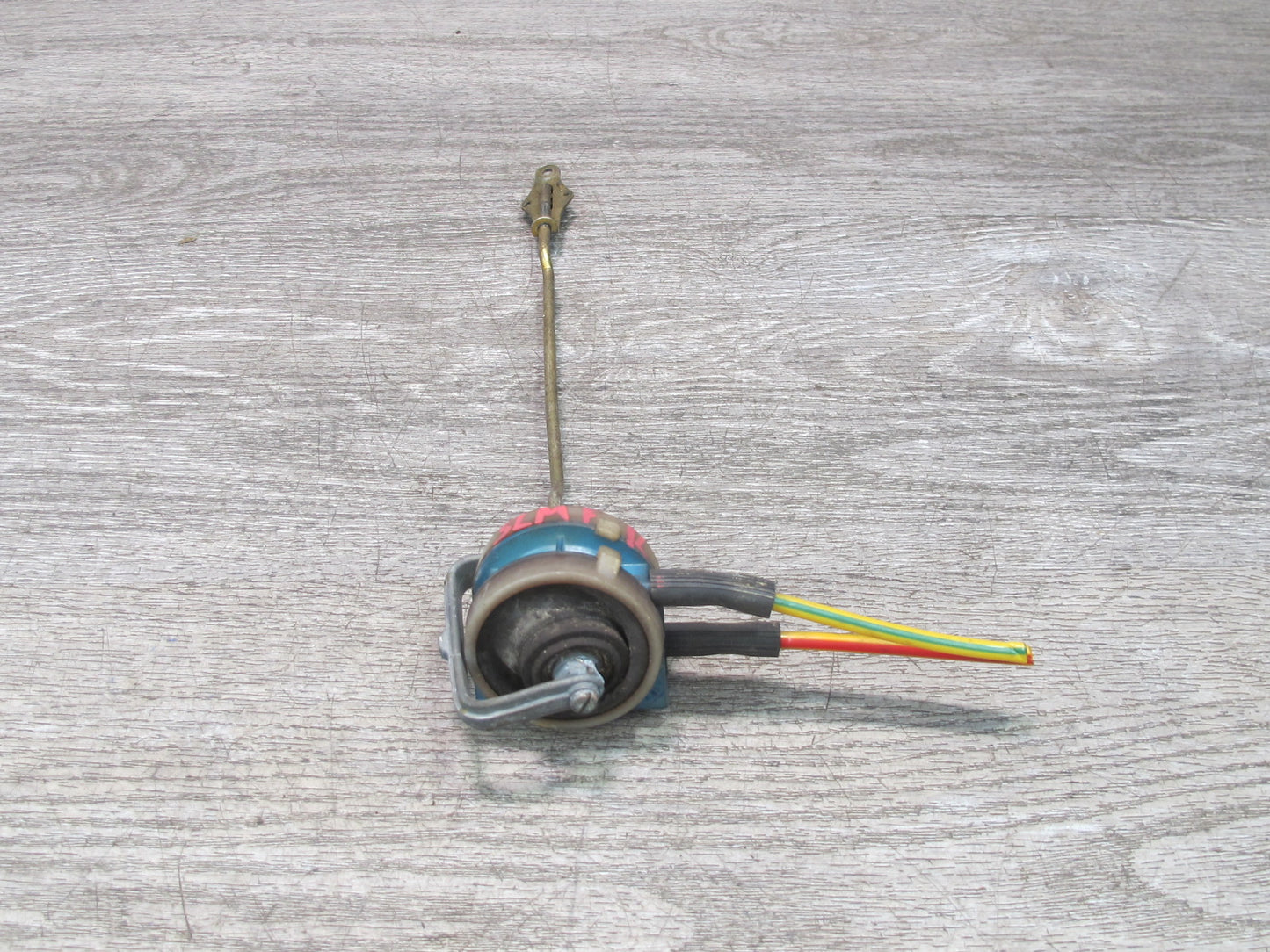 73-85 Mercedes R107 Front Right Passenger Door Lock Vacuum Actuator OEM