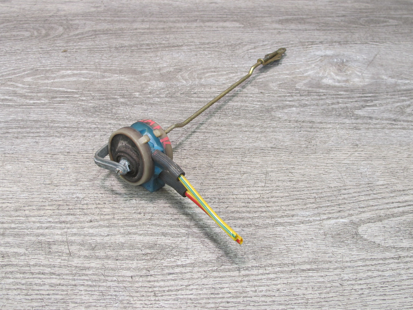 73-85 Mercedes R107 Front Right Passenger Door Lock Vacuum Actuator OEM