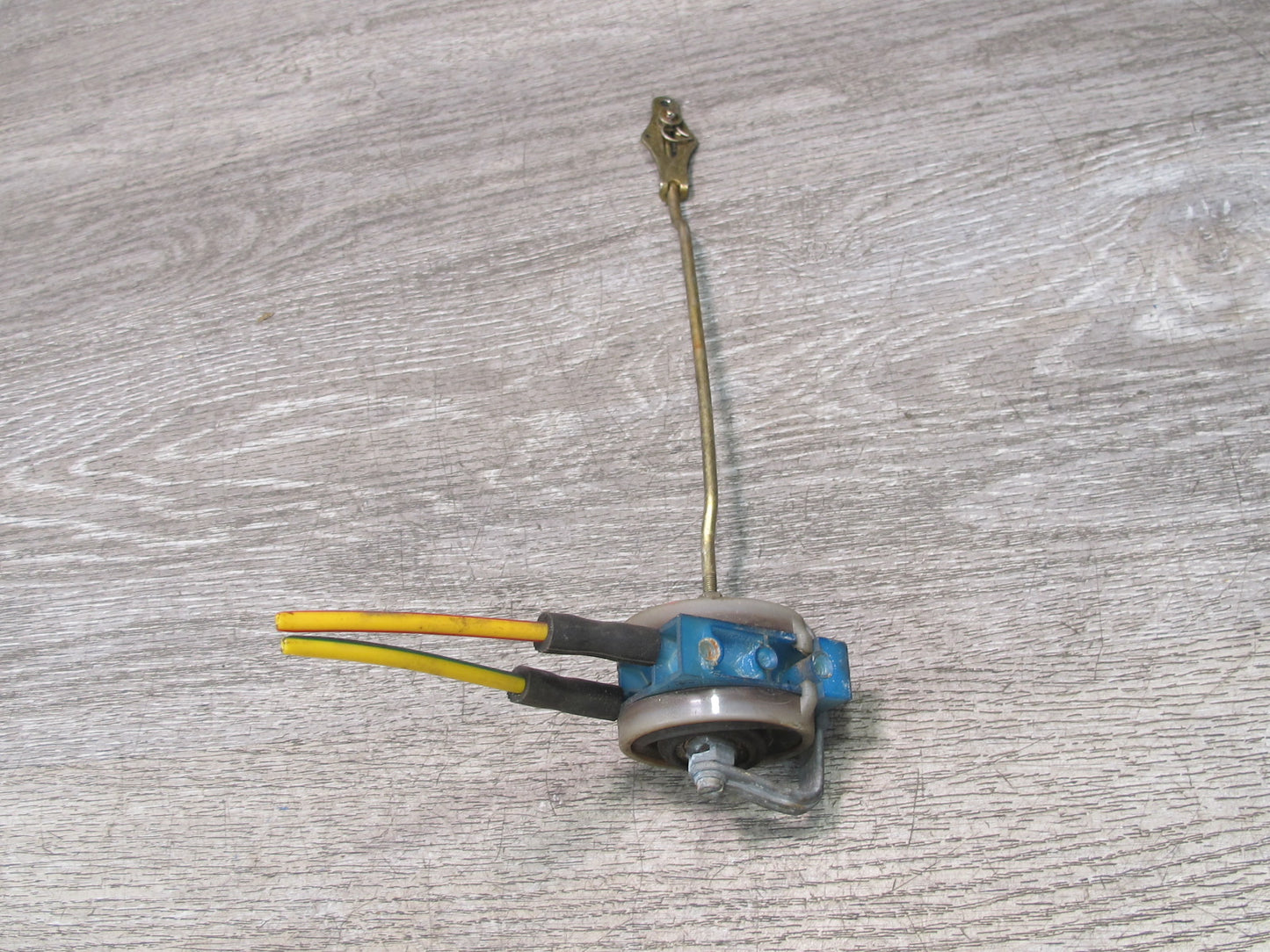 73-85 Mercedes R107 Front Right Passenger Door Lock Vacuum Actuator OEM