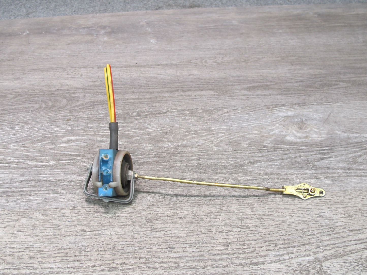 73-85 Mercedes R107 Front Right Passenger Door Lock Vacuum Actuator OEM