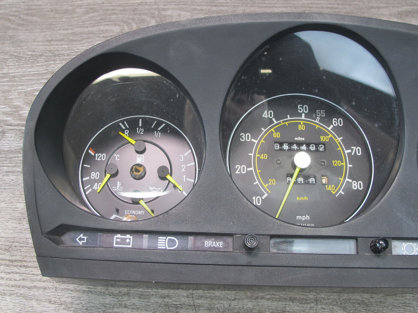 81-85 Mercedes R107 380SL Instrument Cluster Gauge Speedometer OEM