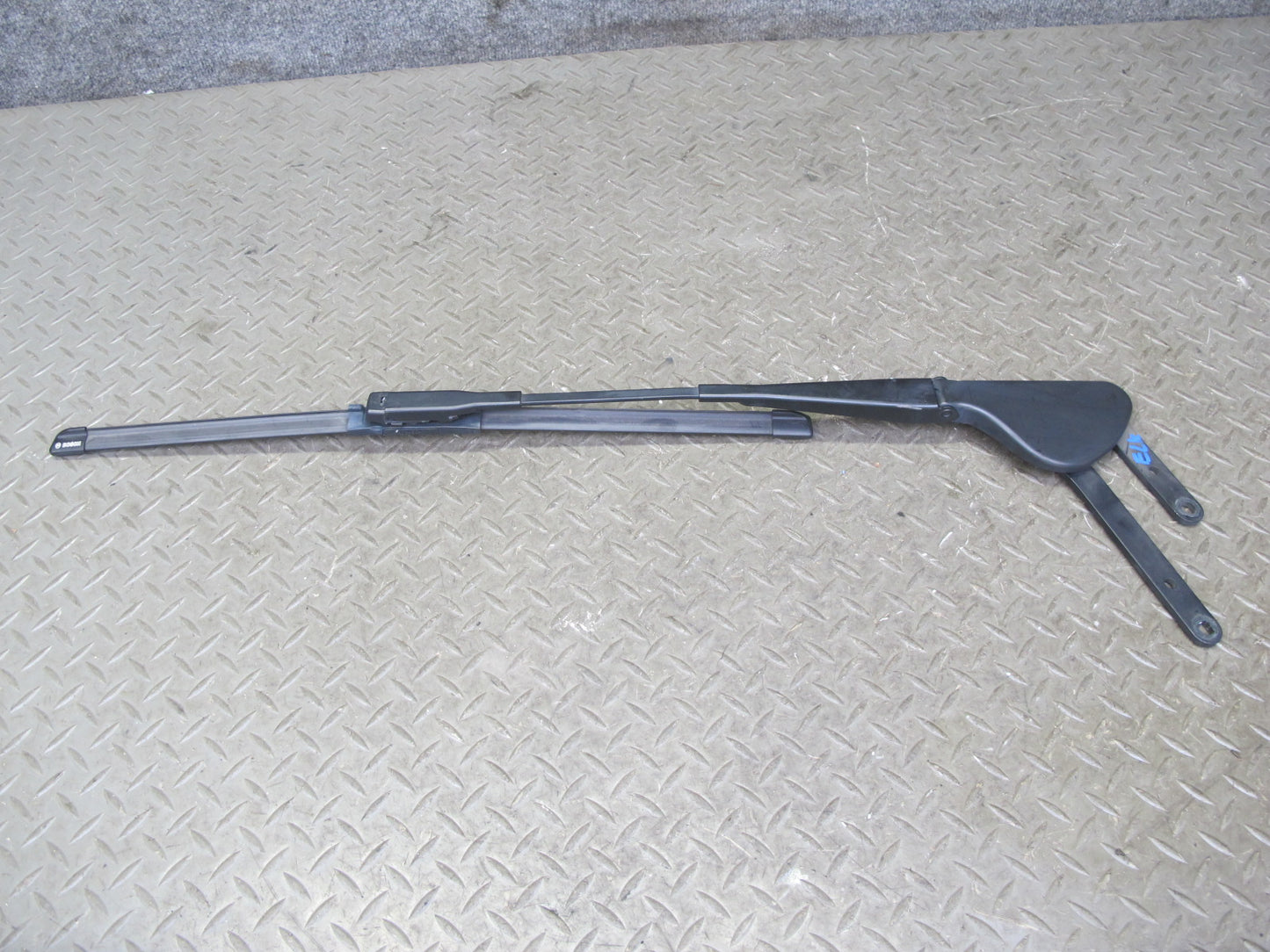 05-11 Mercedes R171 Slk-class Set of 2 Front Left & Right Wiper Arm OEM