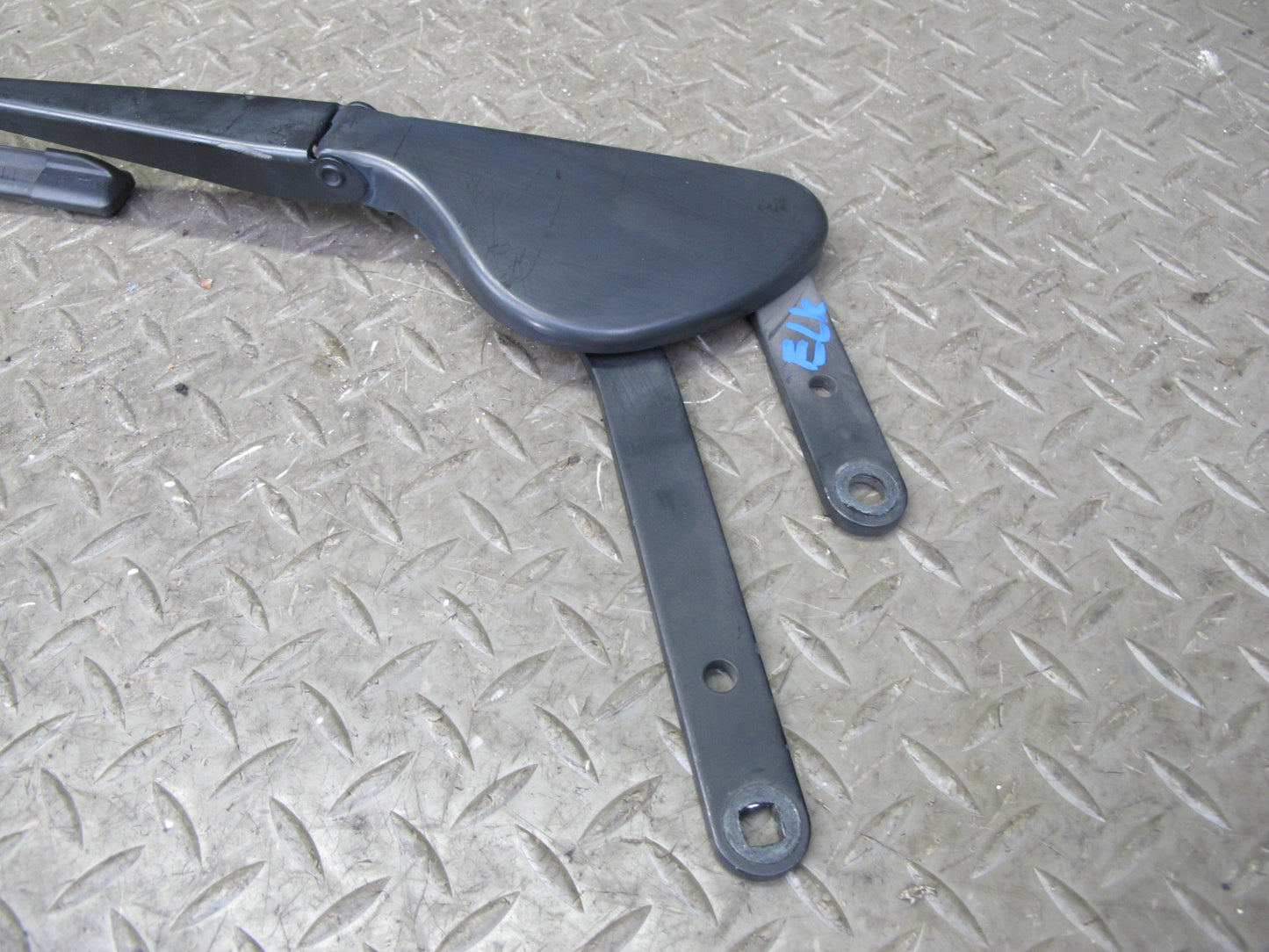 05-11 Mercedes R171 Slk-class Set of 2 Front Left & Right Wiper Arm OEM