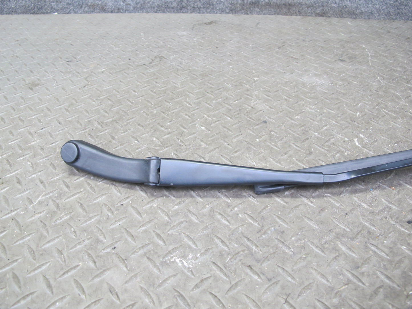 05-11 Mercedes R171 Slk-class Set of 2 Front Left & Right Wiper Arm OEM