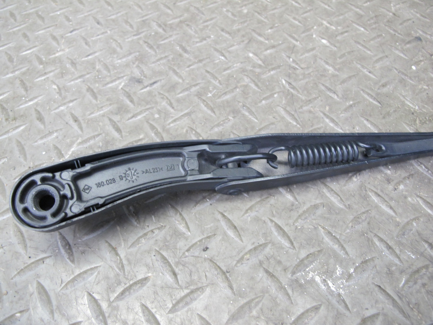05-11 Mercedes R171 Slk-class Set of 2 Front Left & Right Wiper Arm OEM