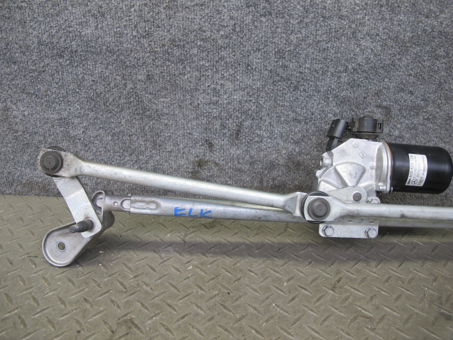 05-11 Mercedes R171 Slk-class Windshield Wiper Transmission Linkage w Motor OEM