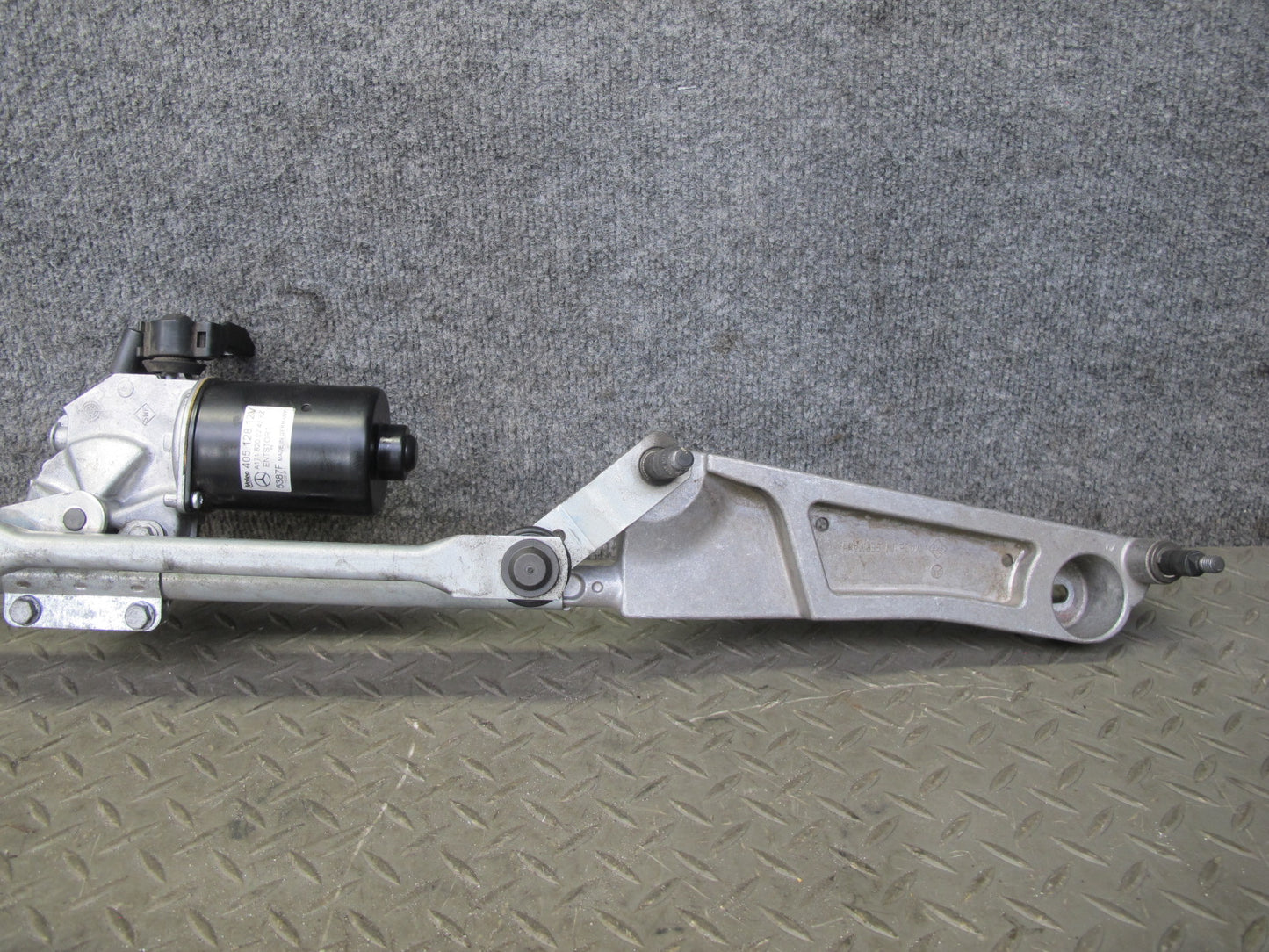 05-11 Mercedes R171 Slk-class Windshield Wiper Transmission Linkage w Motor OEM
