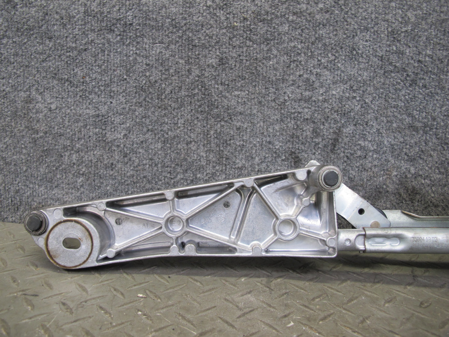 05-11 Mercedes R171 Slk-class Windshield Wiper Transmission Linkage w Motor OEM