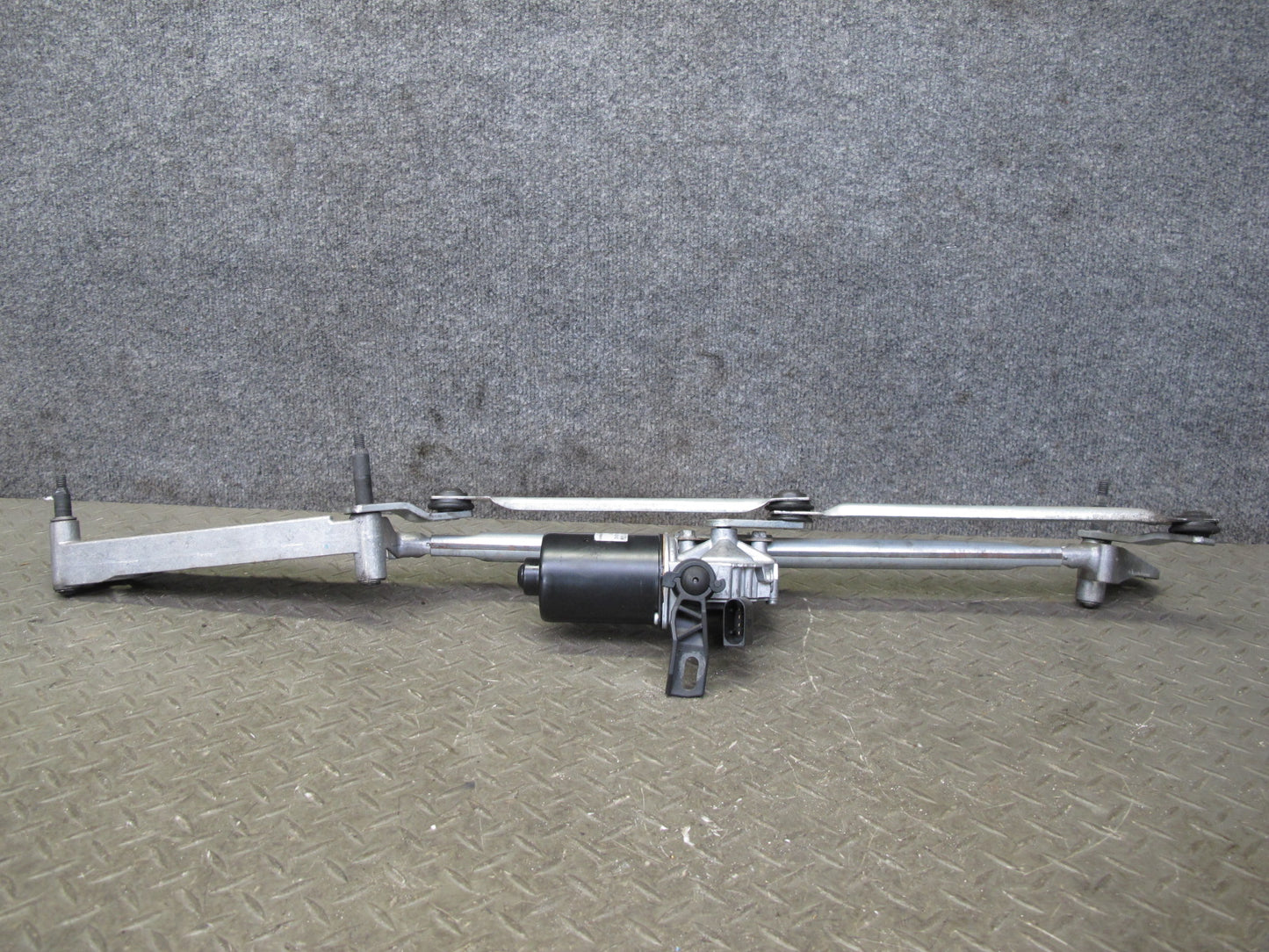 05-11 Mercedes R171 Slk-class Windshield Wiper Transmission Linkage w Motor OEM