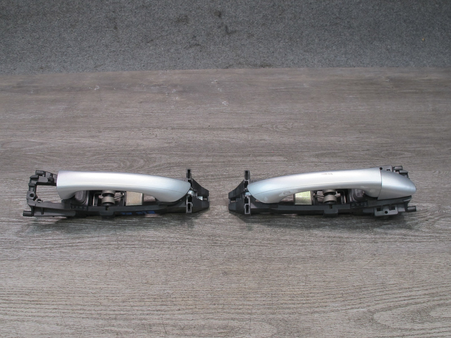 05-11 Mercedes R171 Slk-class Set of 2 Left & Right Door Handle OEM