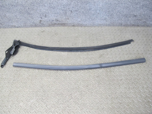 05-11 Mercedes R171 SLK Left Door Window Belt Rail Weatherstrip Seal Set OEM
