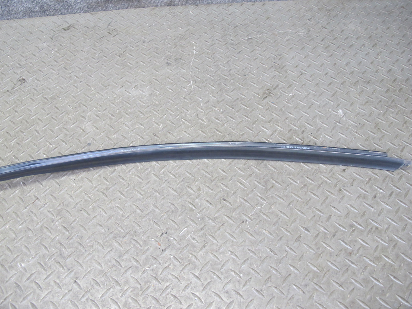 05-11 Mercedes R171 SLK Left Door Window Belt Rail Weatherstrip Seal Set OEM