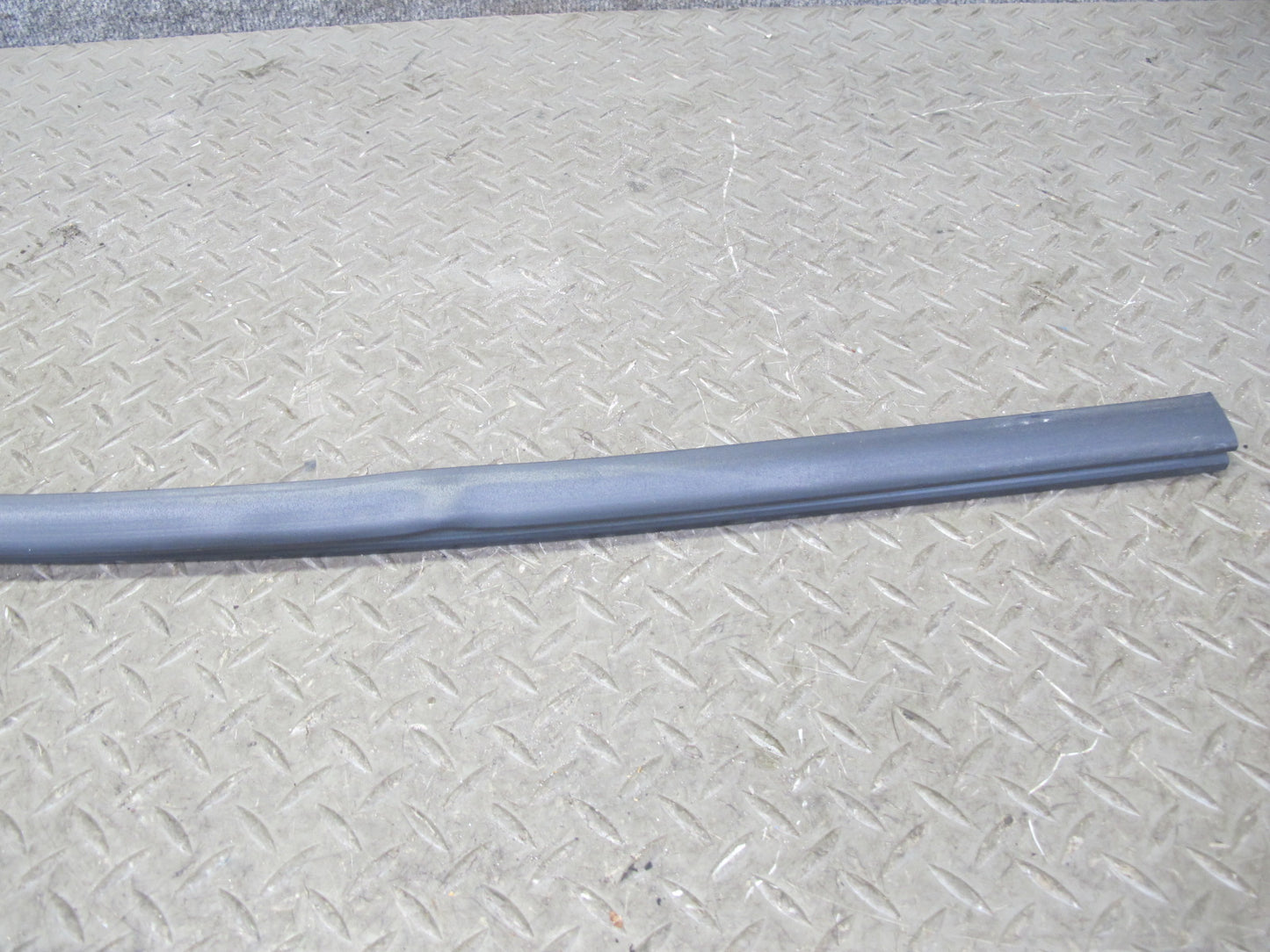 05-11 Mercedes R171 SLK Left Door Window Belt Rail Weatherstrip Seal Set OEM