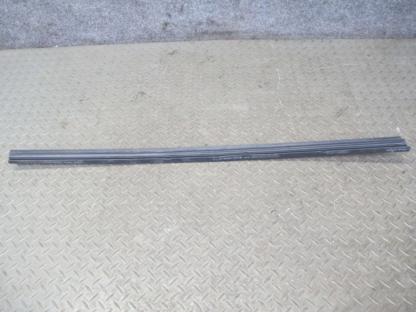 05-11 Mercedes R171 SLK Left Door Window Belt Rail Weatherstrip Seal Set OEM