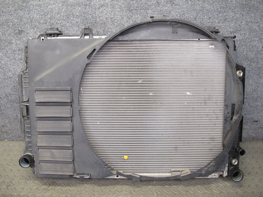 96-99 Mercedes W140 C140 CL600 S600 Engine Cooling Radiator w Shroud OEM