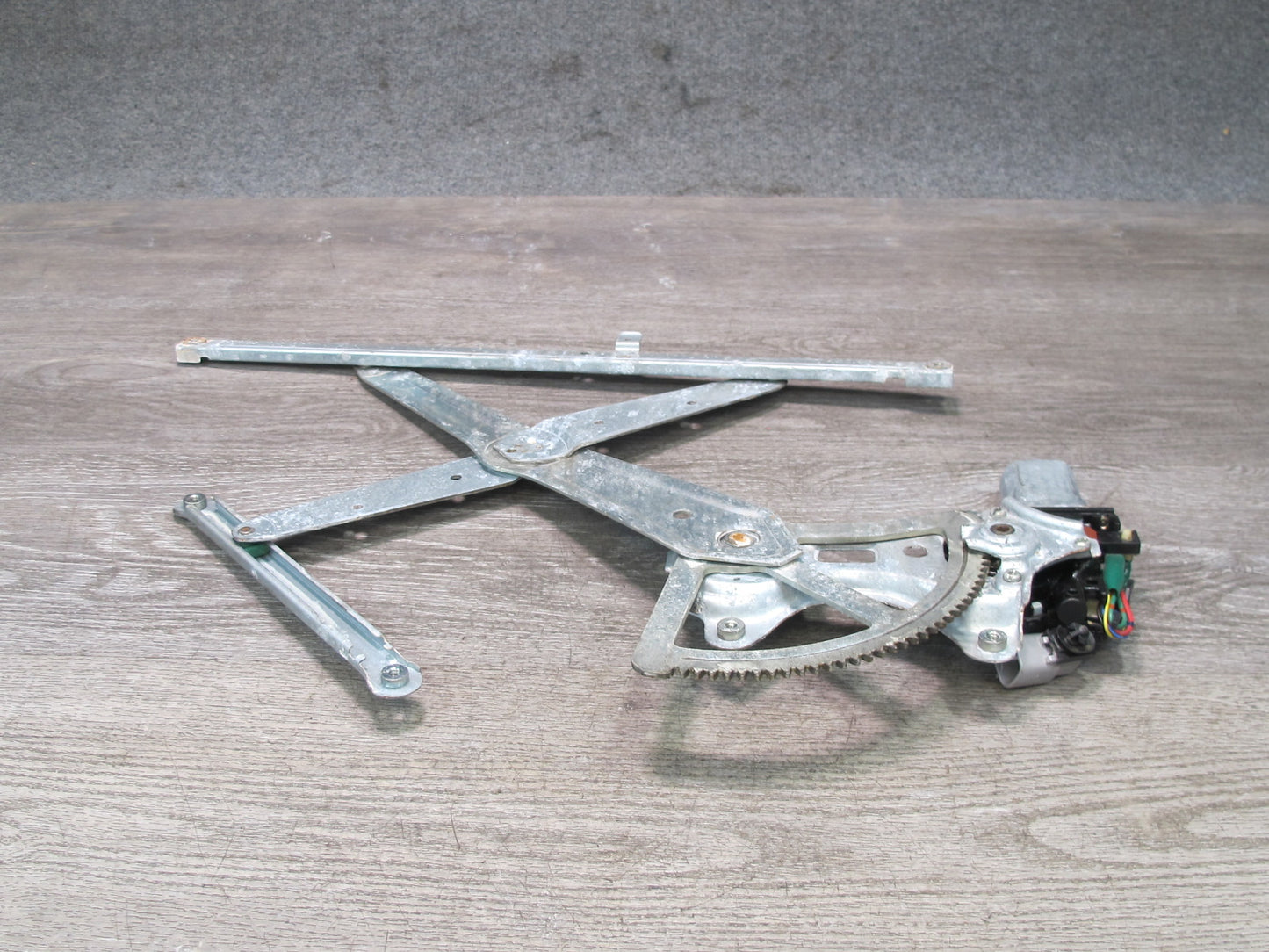 1998-2007 Lexus J100 LX470 Front Right Passenger Side Window Regulator W/ Motor