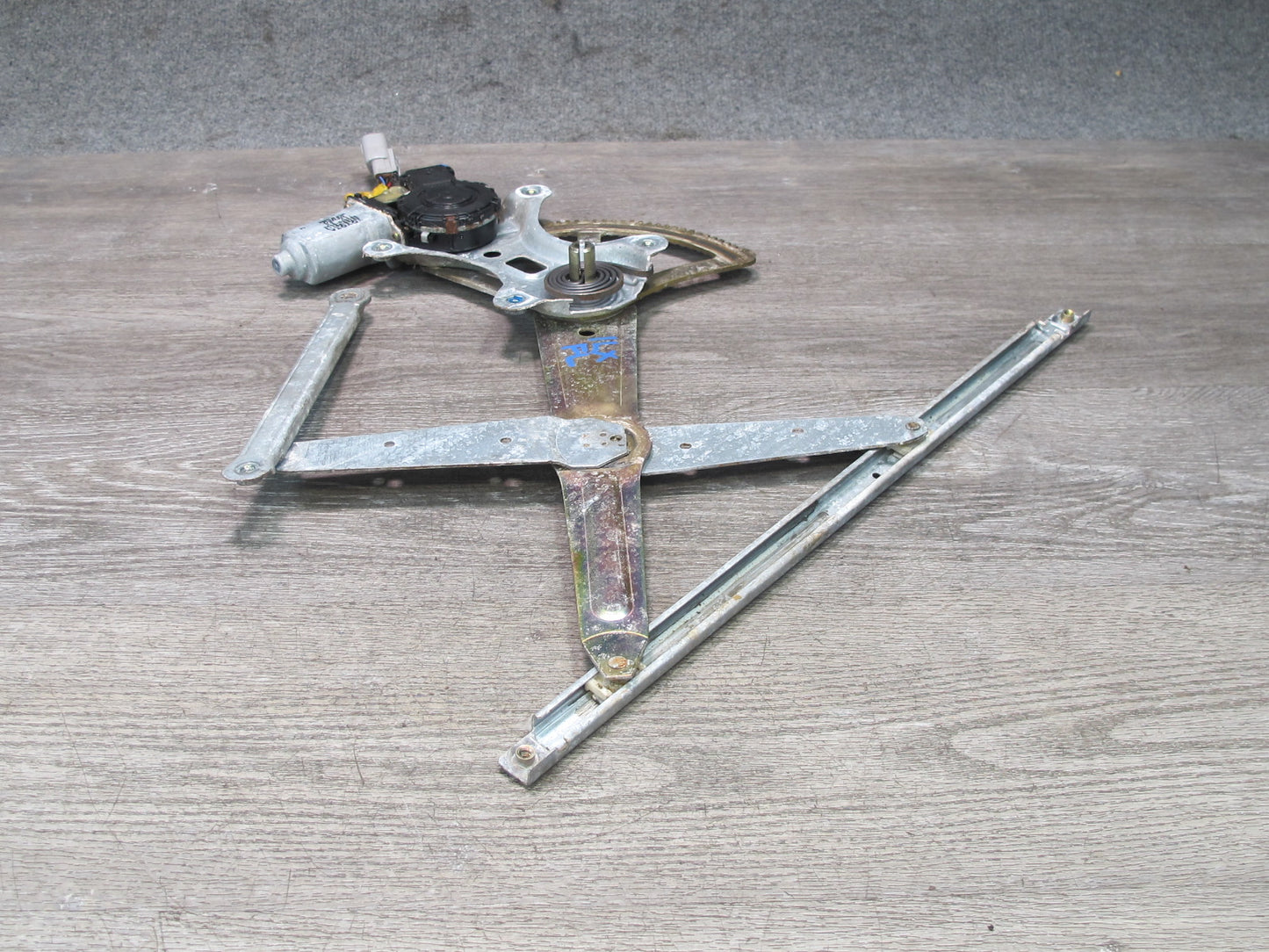 1998-2007 Lexus J100 LX470 Front Left Driver Side Window Regulator W/ Motor