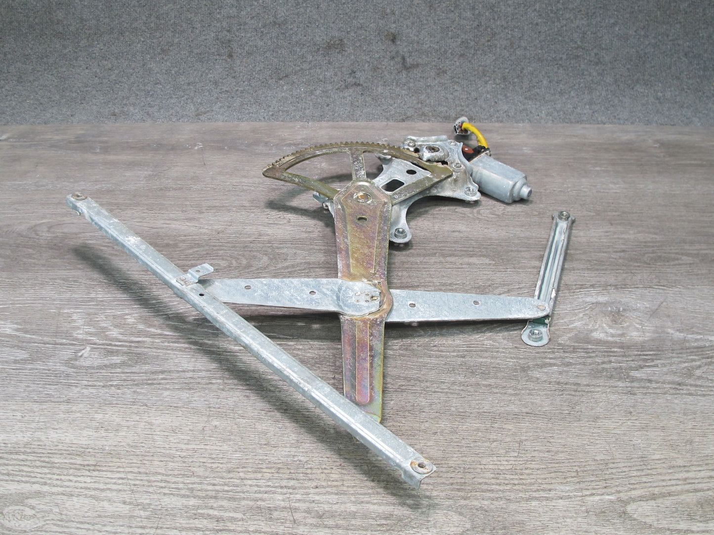 1998-2007 Lexus J100 LX470 Front Left Driver Side Window Regulator W/ Motor
