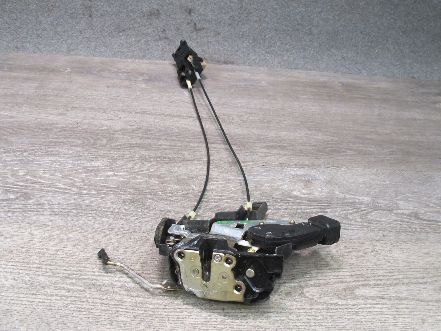 1998-2002 Lexus J100L LX470 Front Left Door Lock Latch Actuator W/ Handle