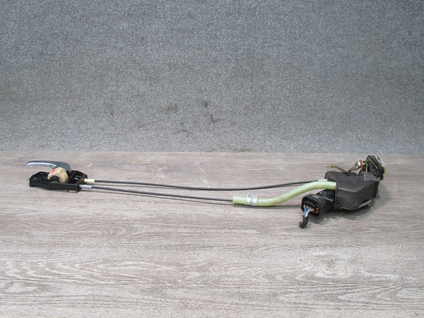 1998-2002 Lexus J100L LX470 Rear Right Side Door Lock Latch Actuator W/ Handle