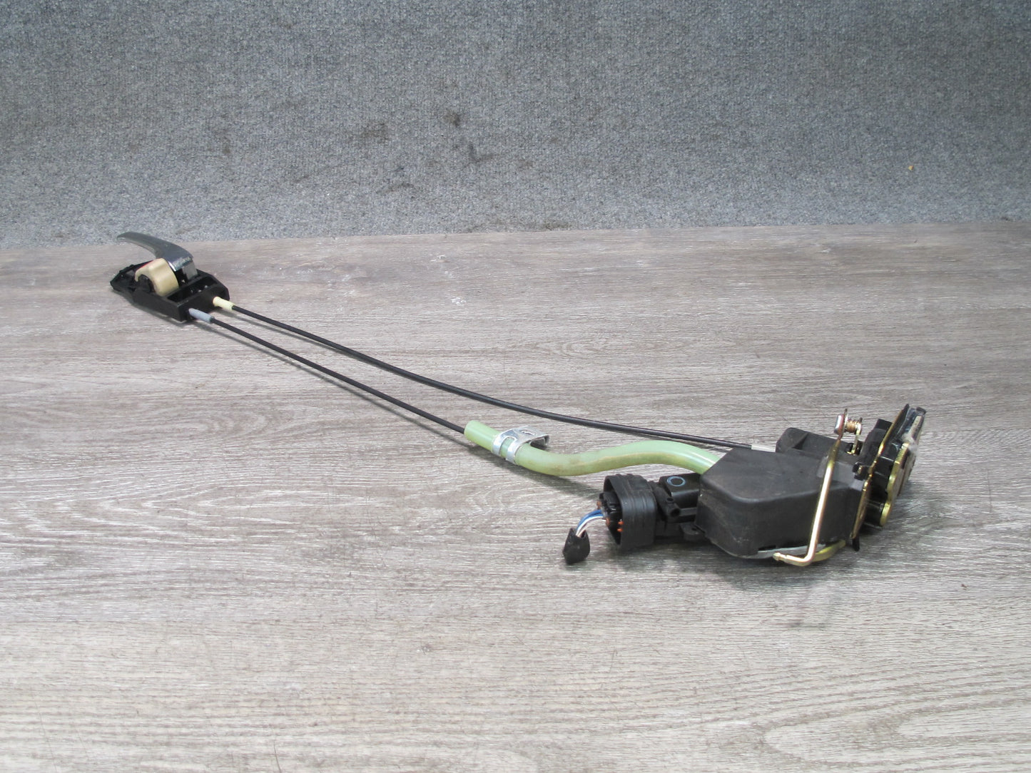 1998-2002 Lexus J100L LX470 Rear Right Side Door Lock Latch Actuator W/ Handle