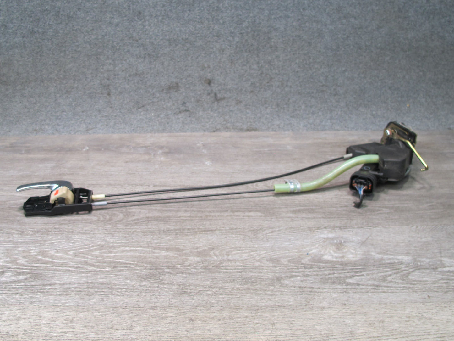 1998-2002 Lexus J100L LX470 Rear Right Side Door Lock Latch Actuator W/ Handle