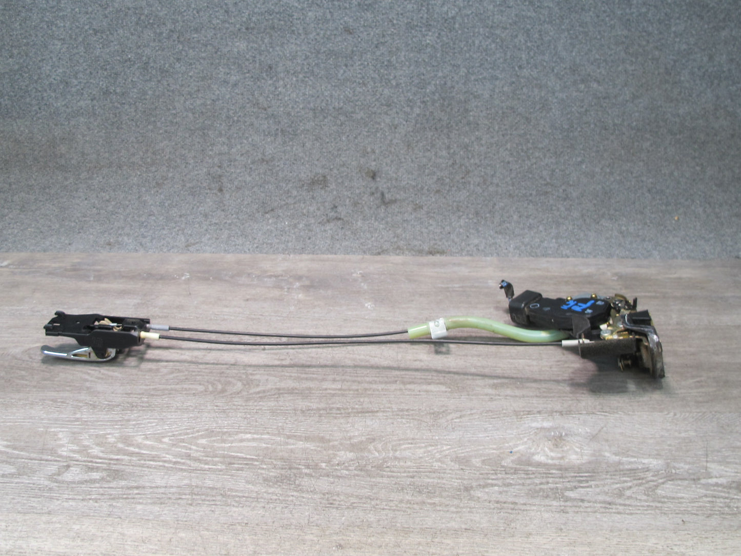 1998-2002 Lexus J100L LX470 Rear Right Side Door Lock Latch Actuator W/ Handle