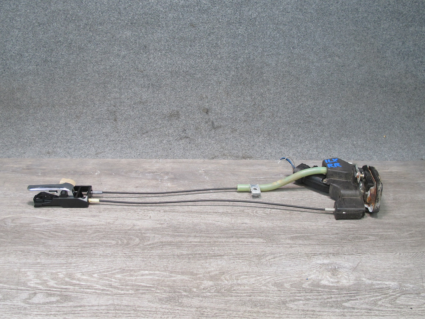 1998-2002 Lexus J100L LX470 Rear Right Side Door Lock Latch Actuator W/ Handle
