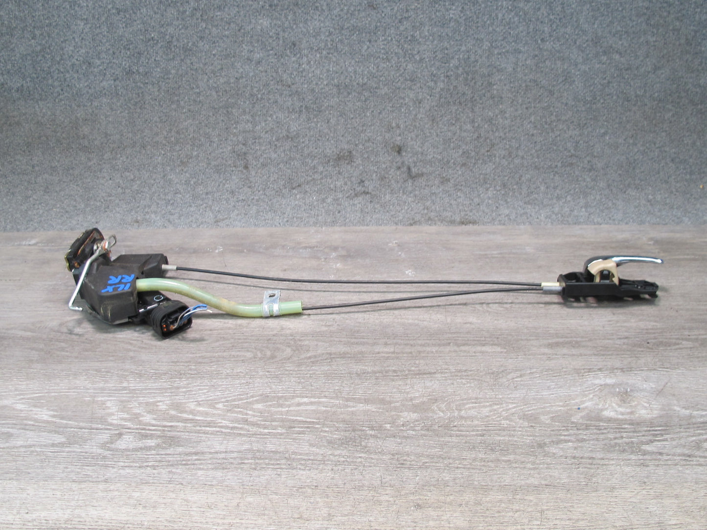 1998-2002 Lexus J100L LX470 Rear Right Side Door Lock Latch Actuator W/ Handle