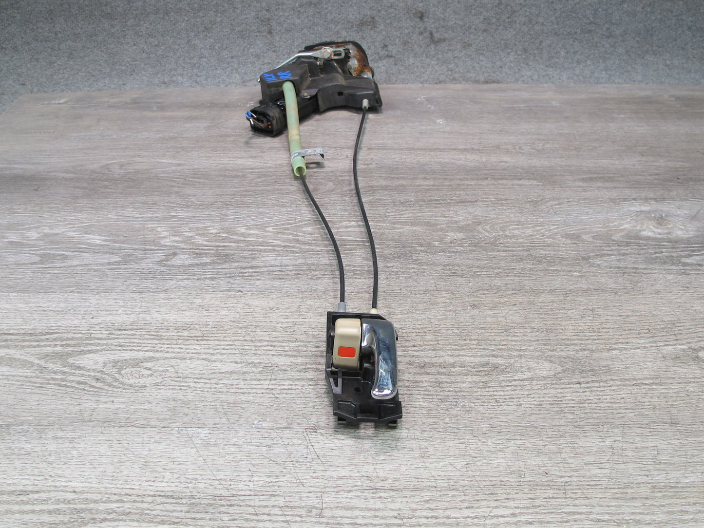 1998-2002 Lexus J100L LX470 Rear Right Side Door Lock Latch Actuator W/ Handle