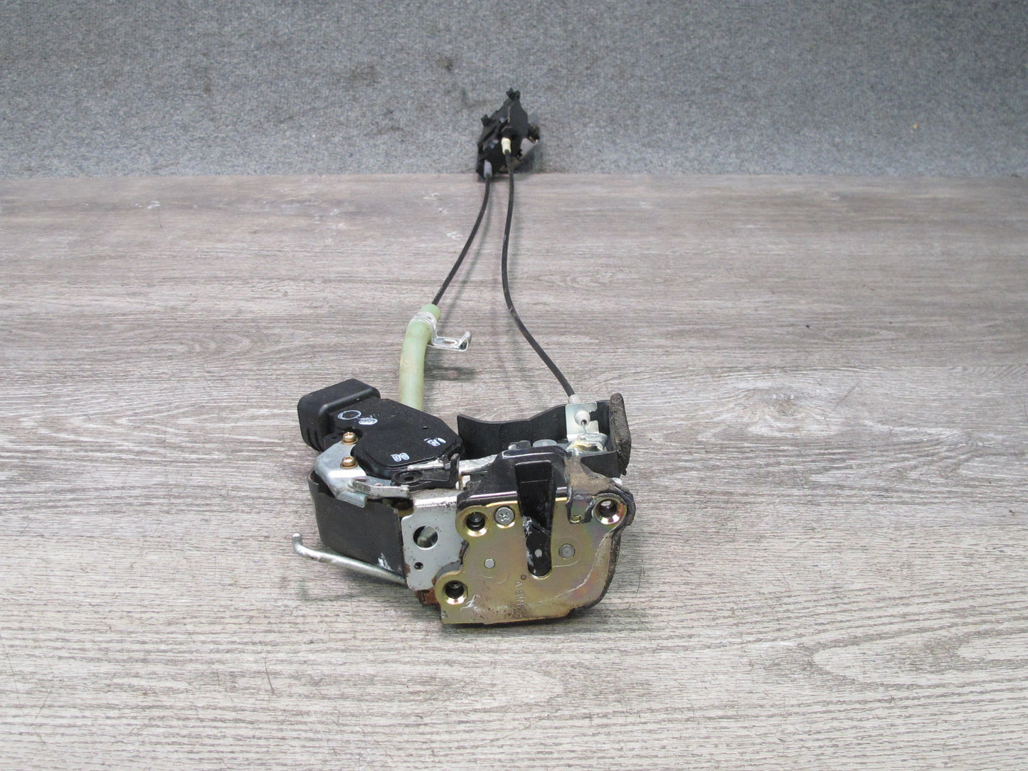 1998-2002 Lexus J100L LX470 Rear Right Side Door Lock Latch Actuator W/ Handle
