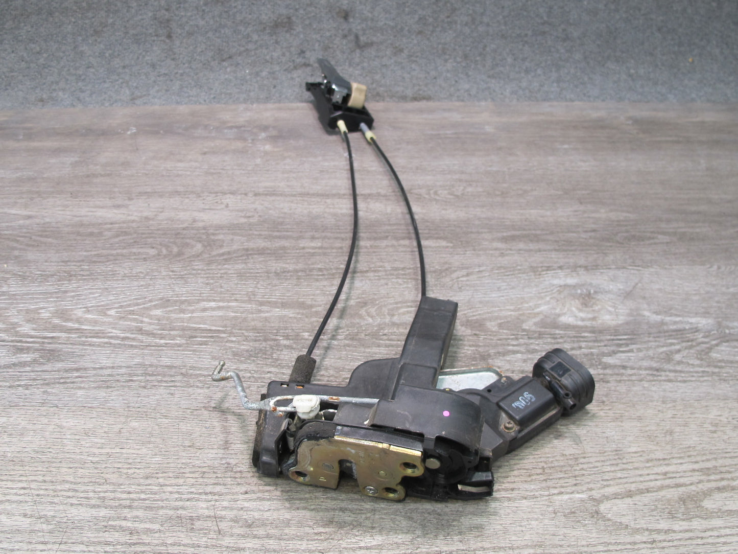 1998-2002 Lexus J100L LX470 Front Right Side Door Lock Latch Actuator W/ Handle