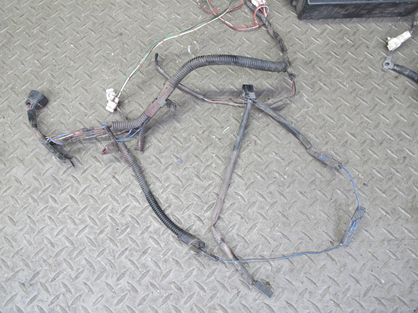 89-90 Toyota Supra MK3 7MGE Engine Bay Wire Wiring Harness w Fuse Relay Box OEM