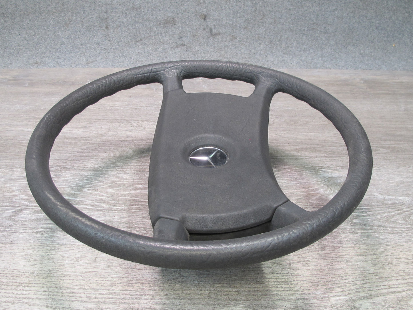 73-85 Mercedes R107 Sl-class Black Steering w Pad Cover OEM