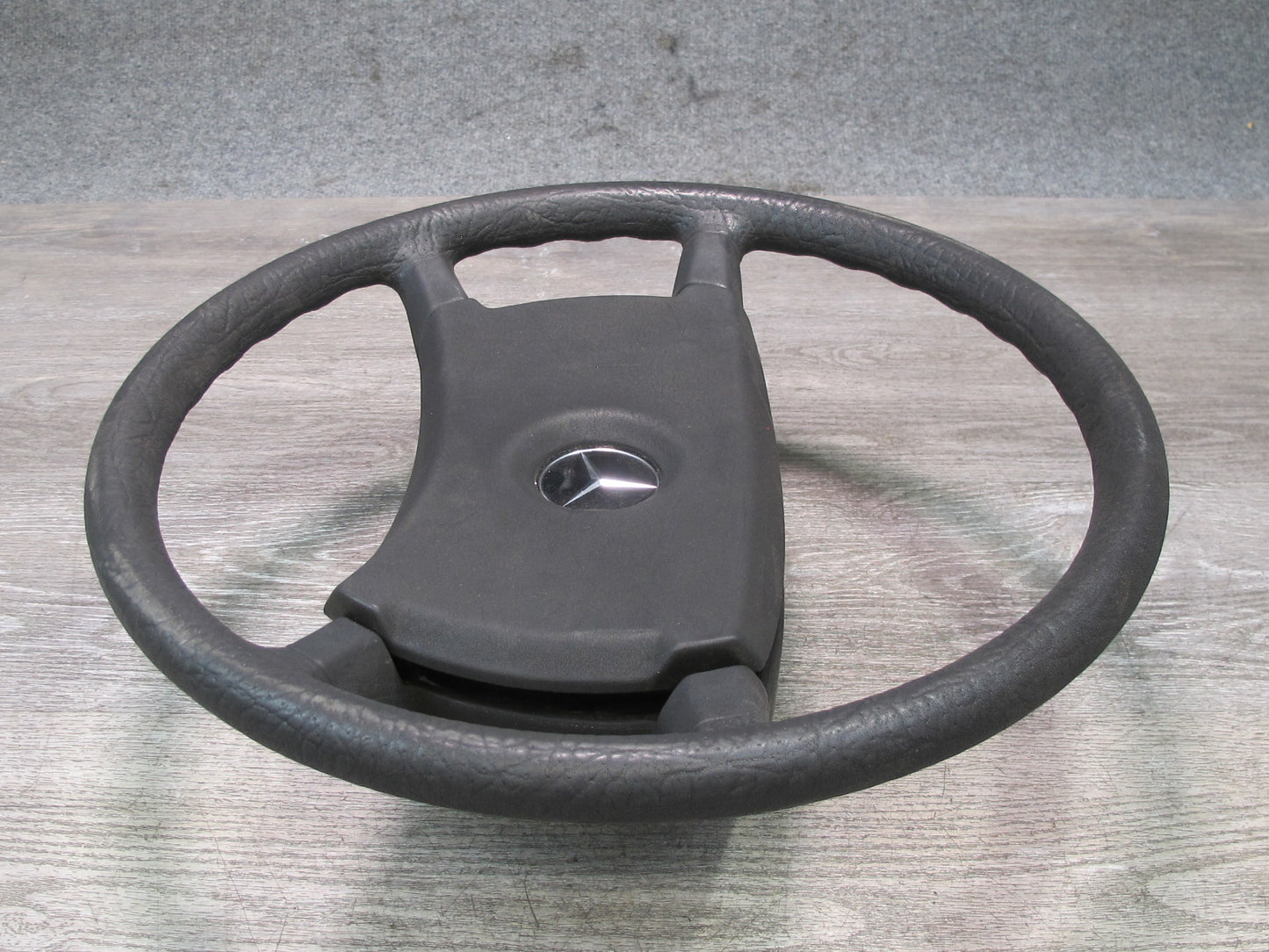 73-85 Mercedes R107 Sl-class Black Steering w Pad Cover OEM