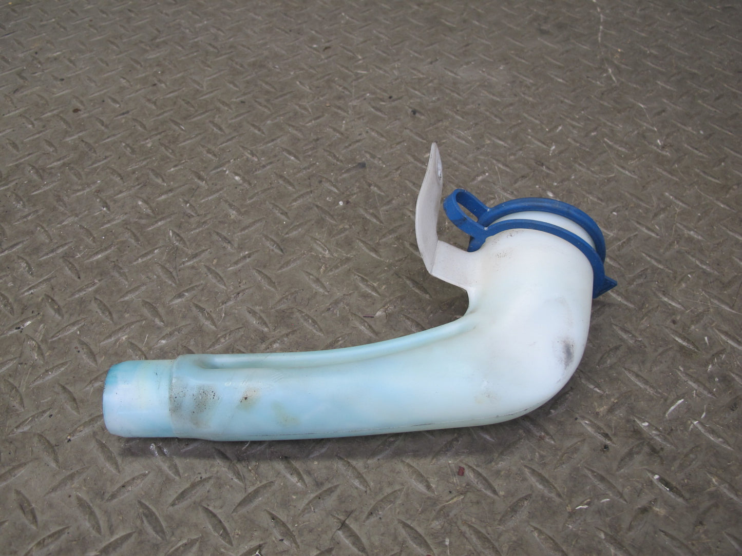 05-11 Mercedes R171 Slk-class Windshield Washer Fluid Reservoir Tank w Pump OEM