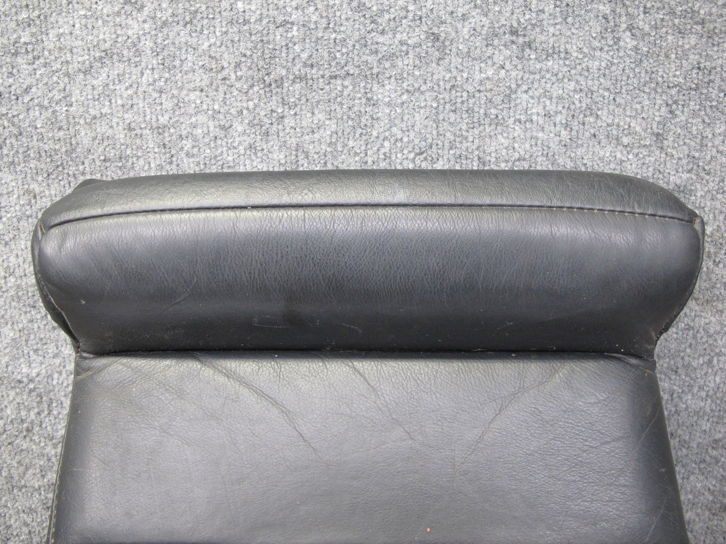 86-88 VW Scirocco MK2 Front Right Seat Lower Centerleather Cushion Black OEM
