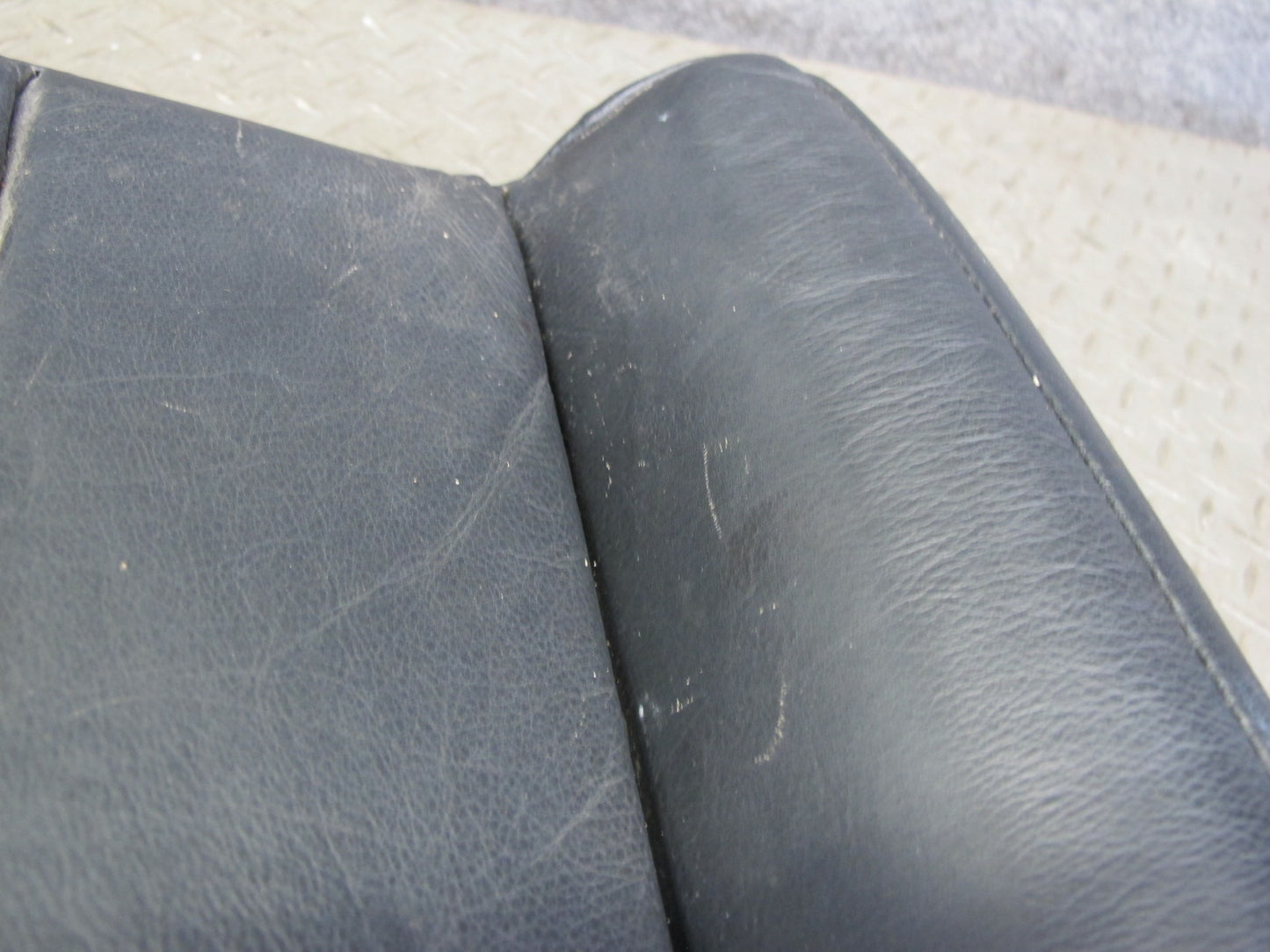 86-88 VW Scirocco MK2 Front Right Seat Lower Centerleather Cushion Black OEM