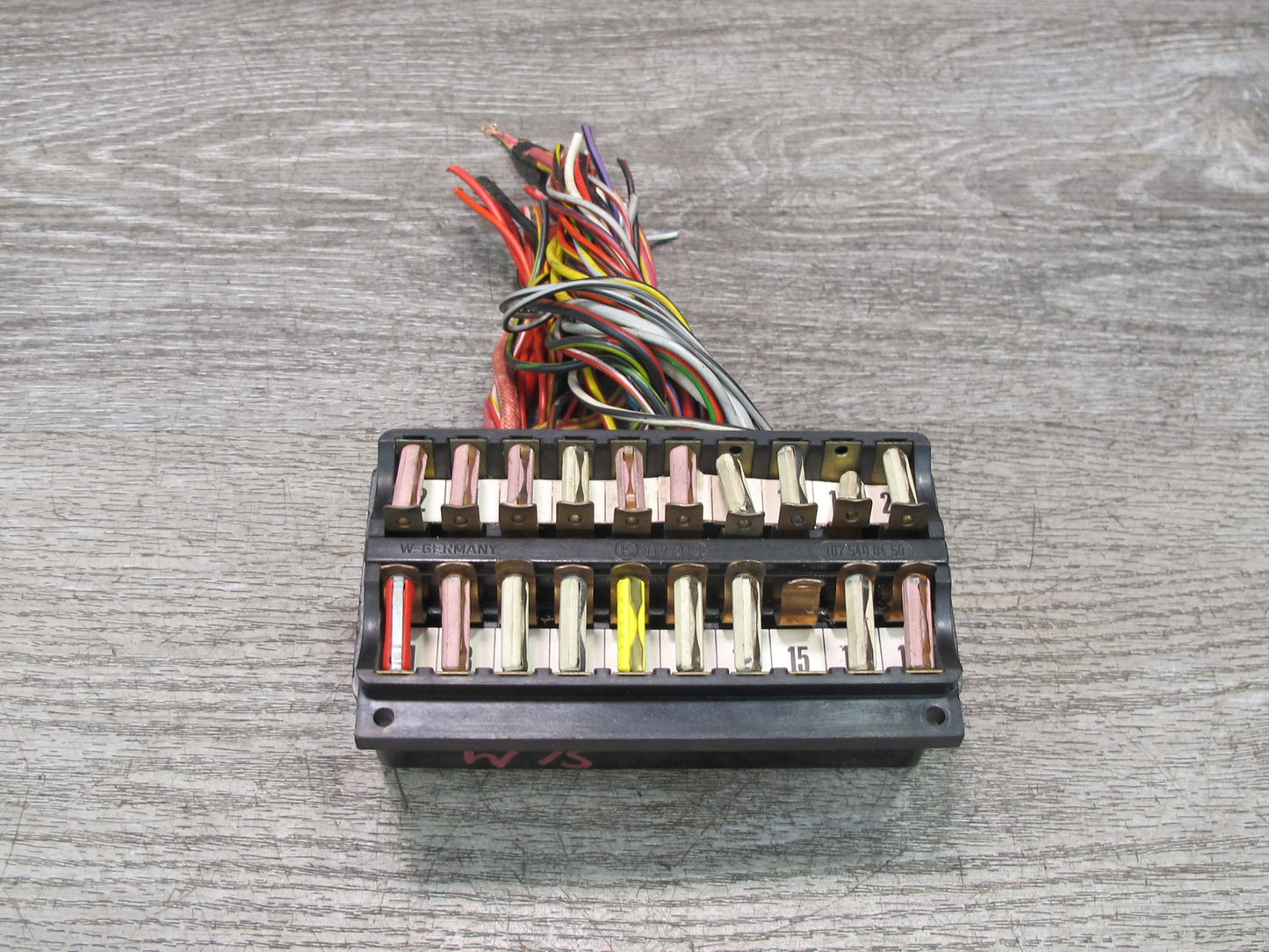 73-85 Mercedes R107 Sl-class Fuse Relay Box Module Unit 1075400450 OEM